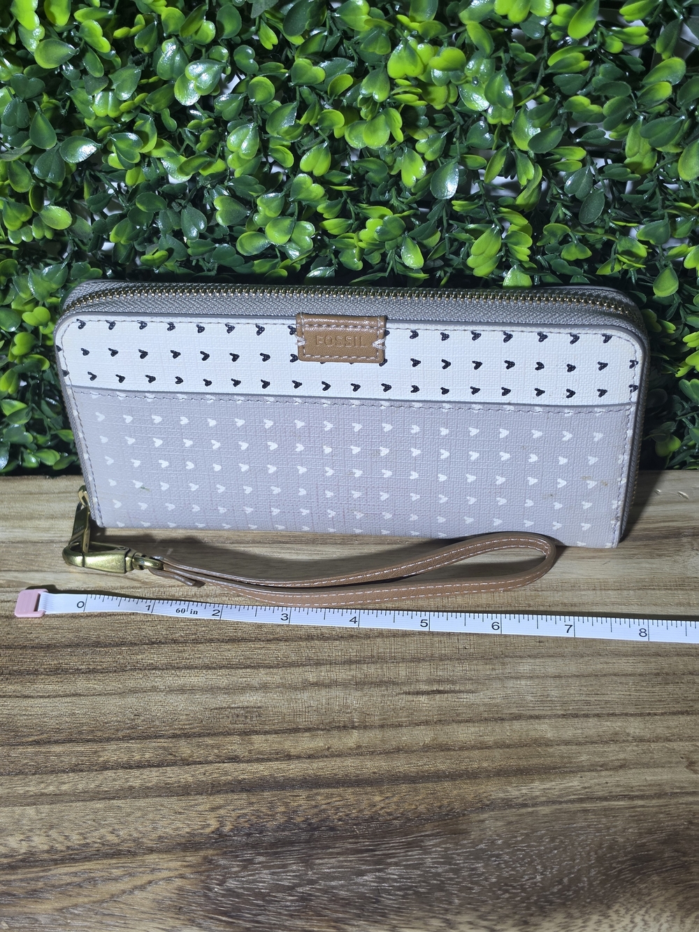 Fossil Beige and Cream Heart-Print Zip Wristlet Wallet